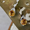 Round Cut Citrine Open V White Gold Studs