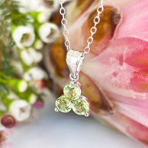 Silver 3 Gem Flower Pendant - Peridot