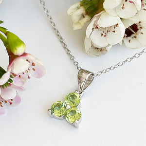 Silver 3 Gem Flower Pendant - Peridot