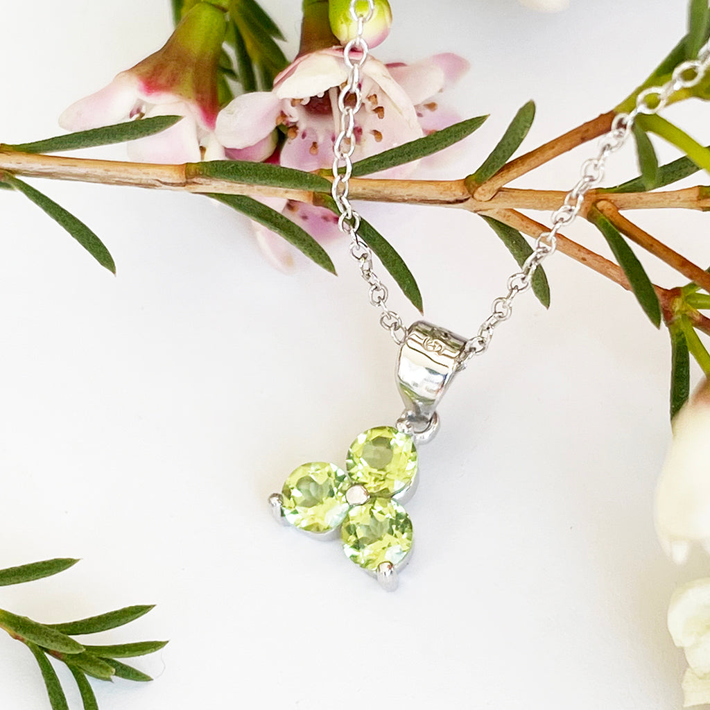 Silver 3 Gem Flower Pendant - Peridot