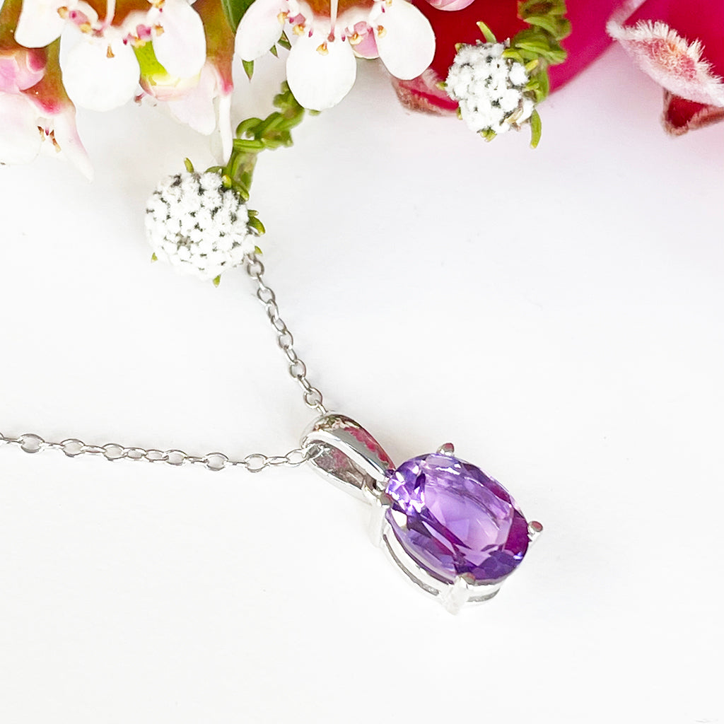 Silver Solitaire Oval Cut Pendant - Amethyst