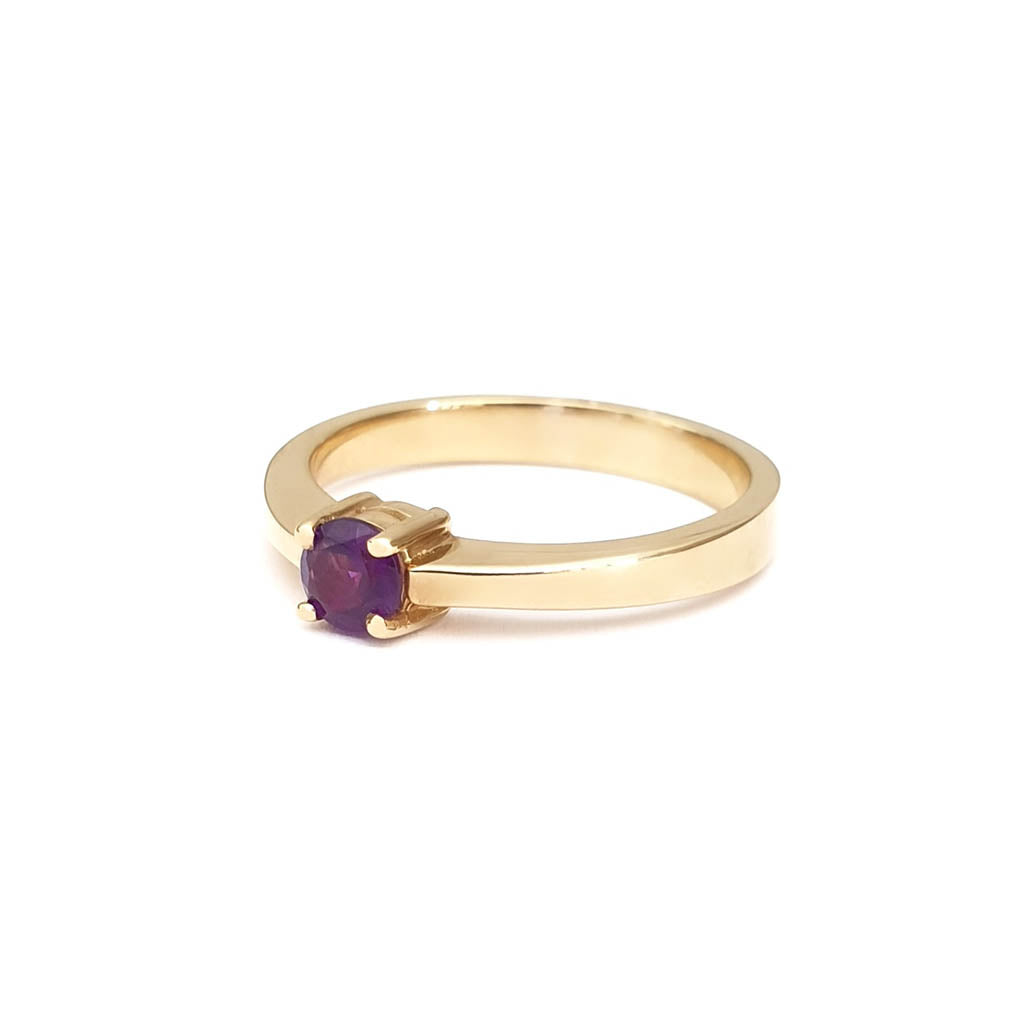Simply Stylish Petite Yellow Gold Round Amethyst Solitaire Ring