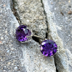Six Claw Flower Design Amethyst Round Cut Studs
