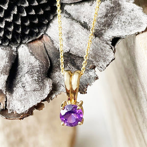 Solid Grooved Bale Round Amethyst Yellow Gold Pendant