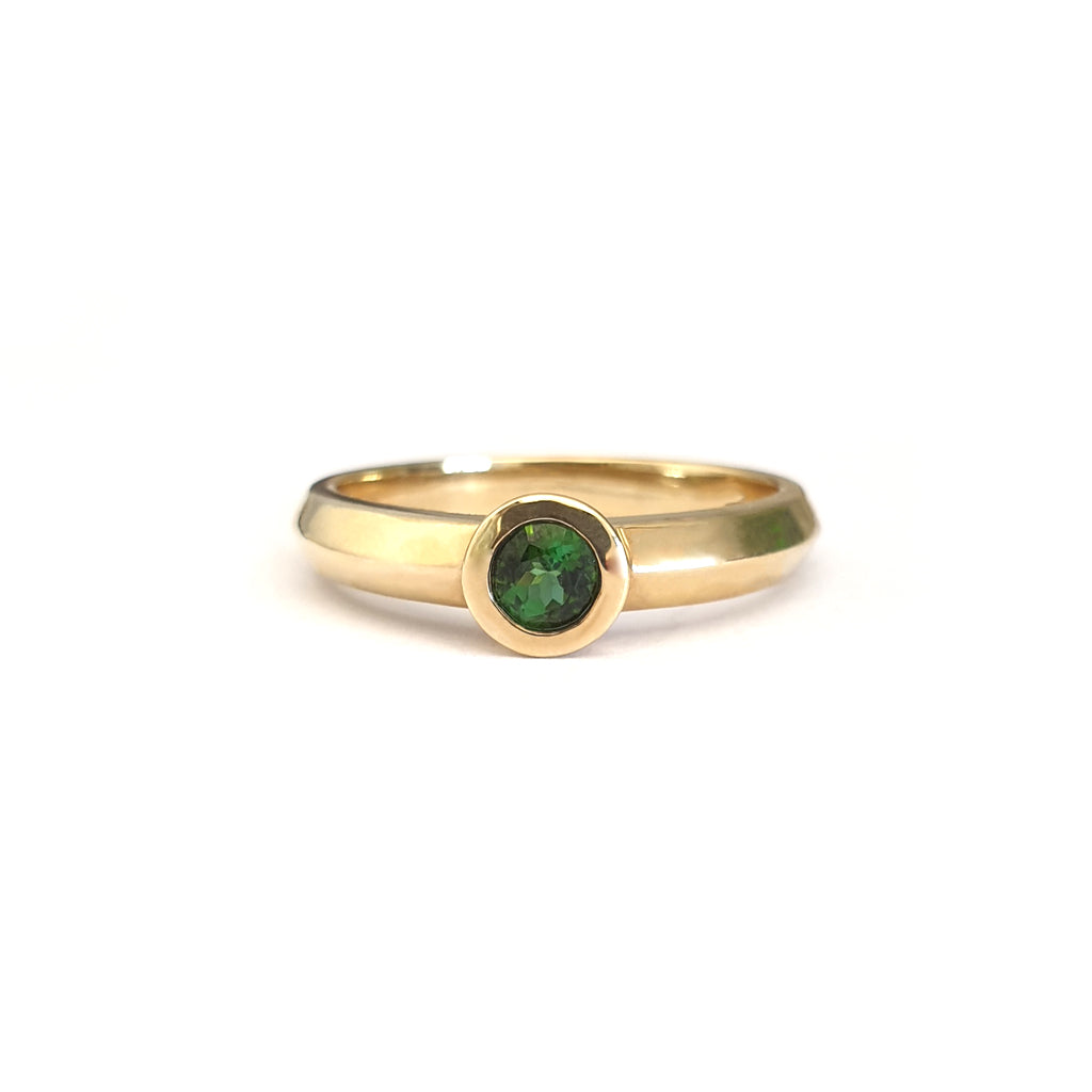 Solid Yellow Gold And Round Cut Green Tourmaline Ring