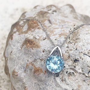Solitaire Aquamarine and Open V shaped Bale Pendant