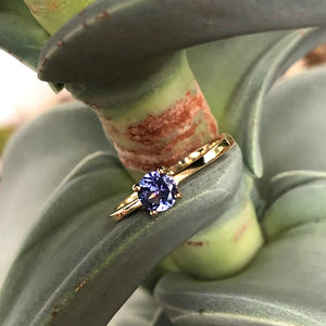 Solitaire Four Claw Round Cut Tanzanite Yellow Gold band Ring