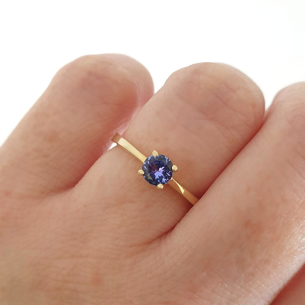 Solitaire Four Claw Round Cut Tanzanite Yellow Gold band Ring