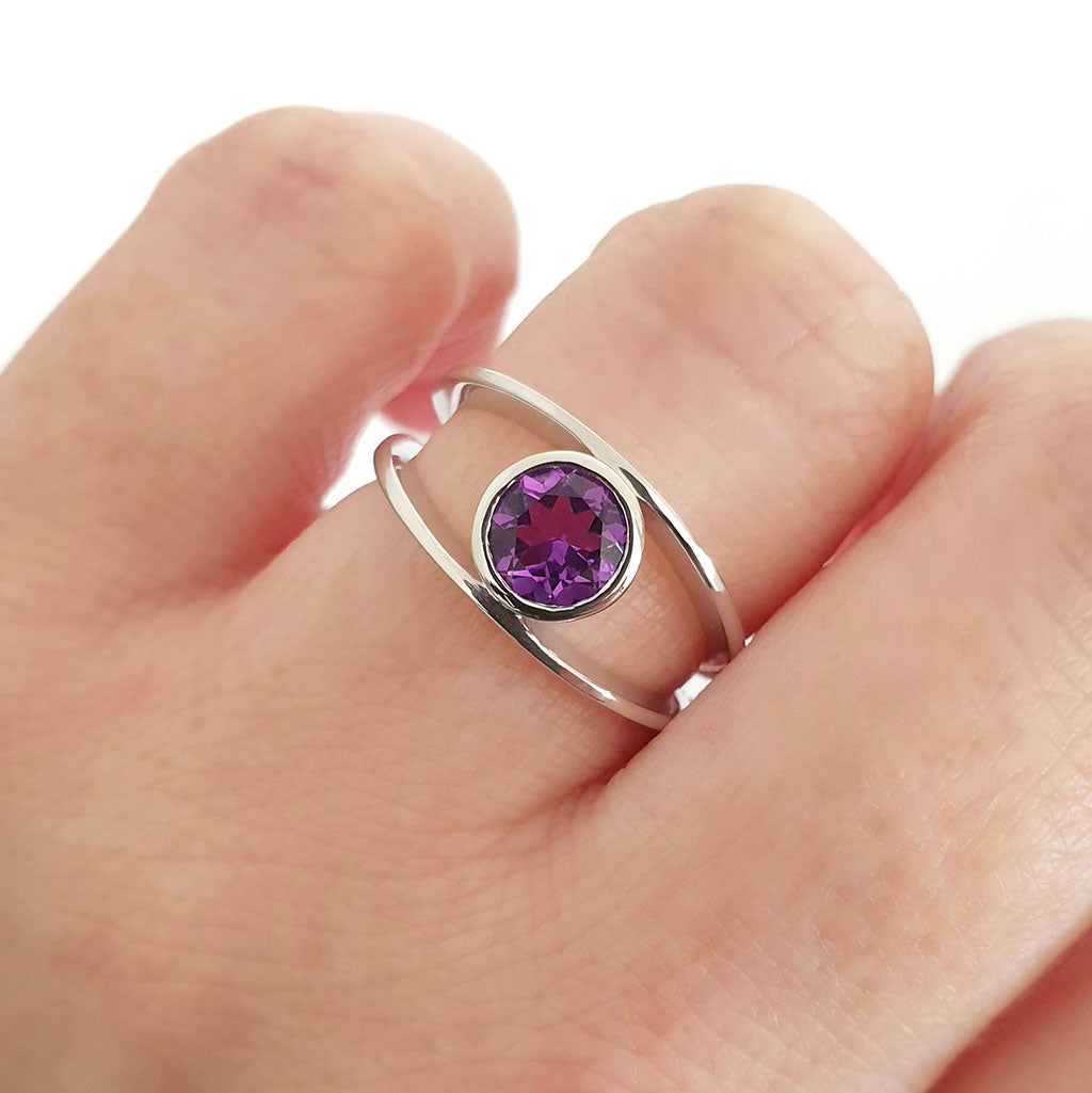  Split Shank Amethyst Round Bezel Set Ring