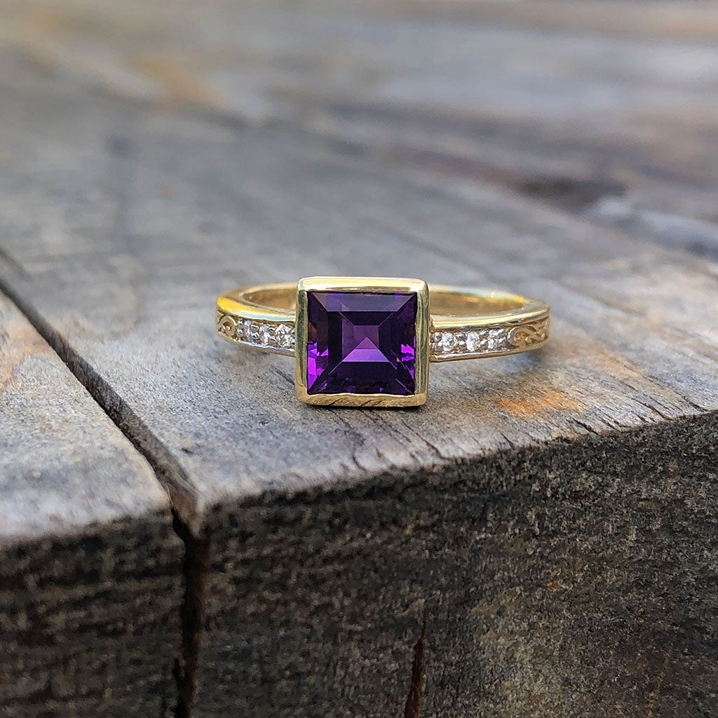 Square Cut Amethyst, Diamond and Yellow gold ring