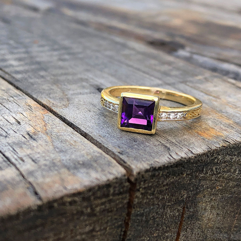 Square Cut Amethyst, Diamond and Yellow gold ring