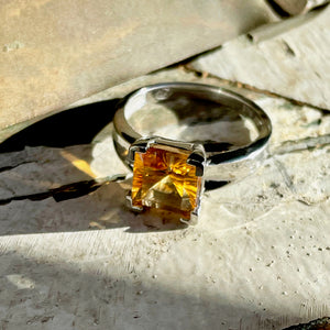 Square Cut Citrine with V Claw and Dipped Shoulders Ring