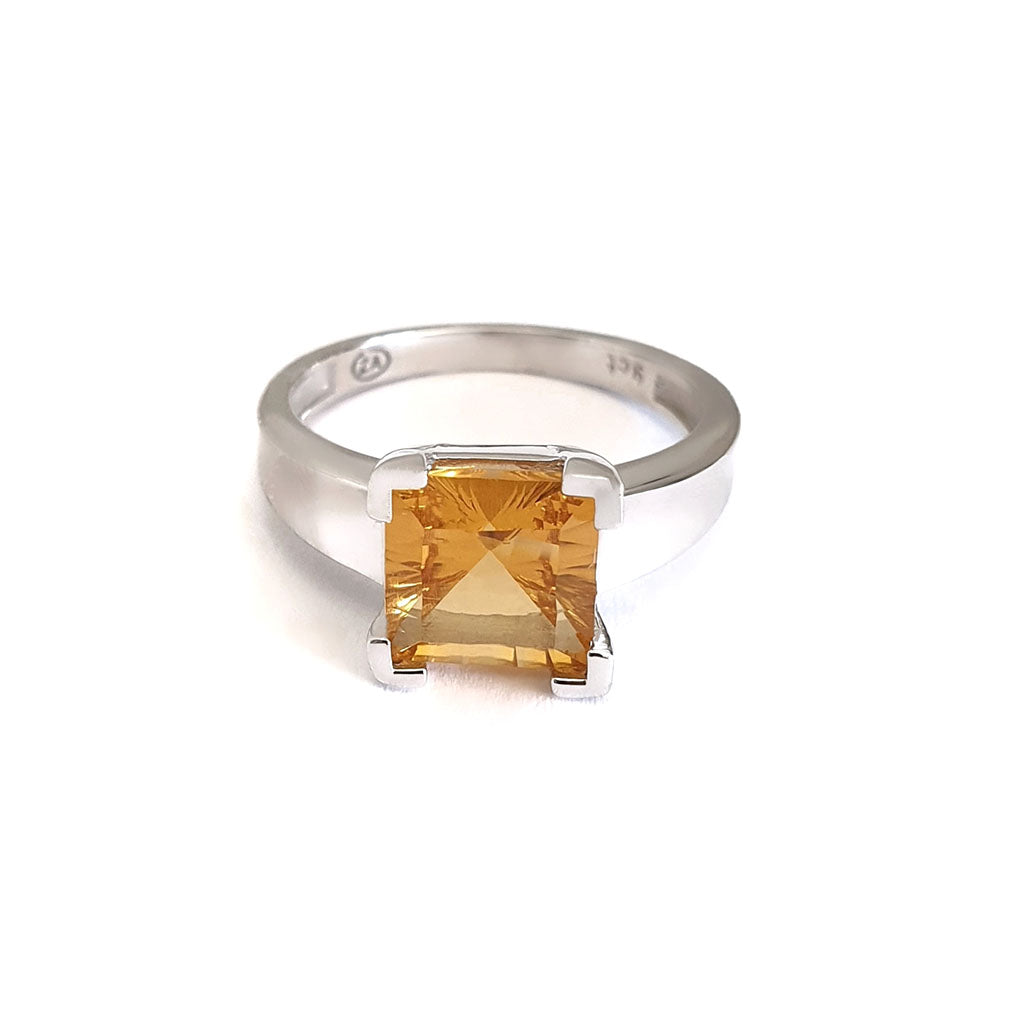  Square Cut Citrine with V Claw and Dipped Shoulders Ring