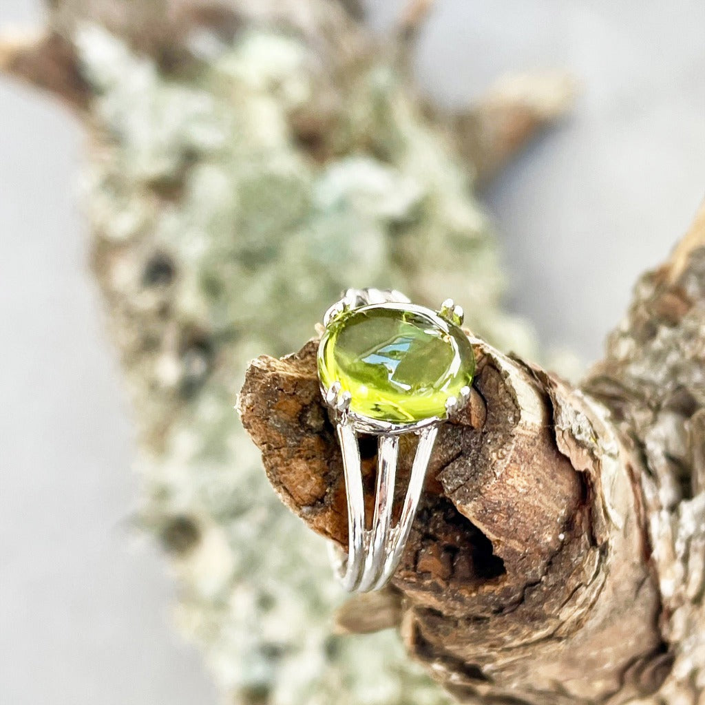 Stunning Oval Cabochon Peridot Ring