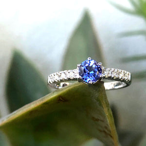 Stunning Solitaire Tanzanite with Diamond Shoulder Ring