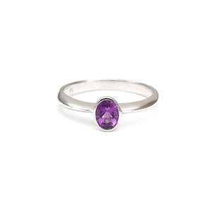 Stylish Petite White Gold Oval Amethyst Solitaire Ring