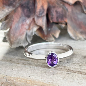 Stylish Petite White Gold Oval Amethyst Solitaire Ring