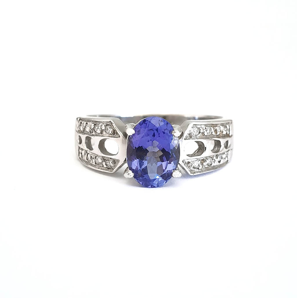 Tanzanite and Diamond Decorative Shoulder Ring