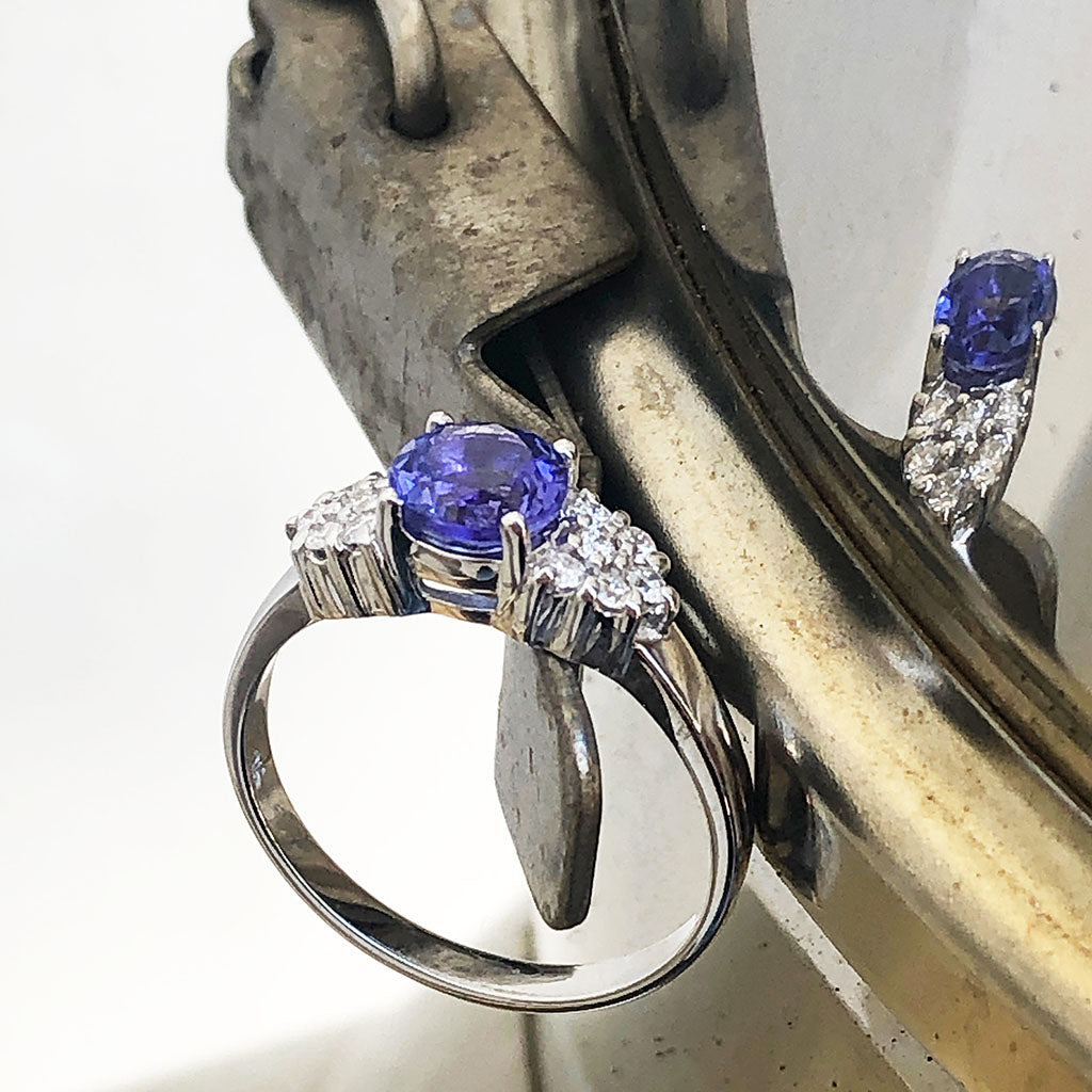 Tanzanite and Multiple Diamond Shoulder Accent Ring