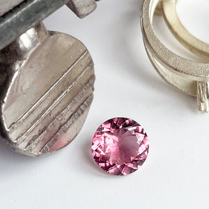 Pink Tourmaline - Round Cut - 1.95ct