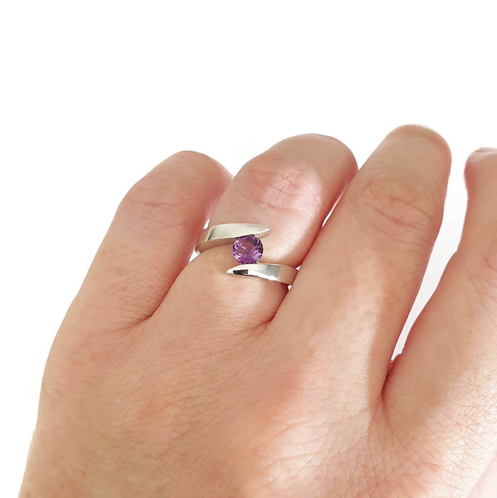 Twisted Split Shank Amethyst White Gold Ring