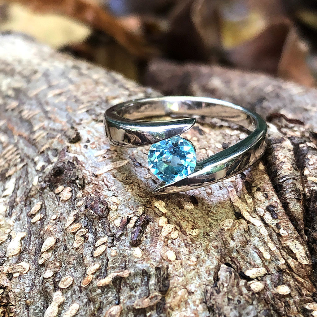 Twisted Split Shank Blue Topaz White Gold Ring