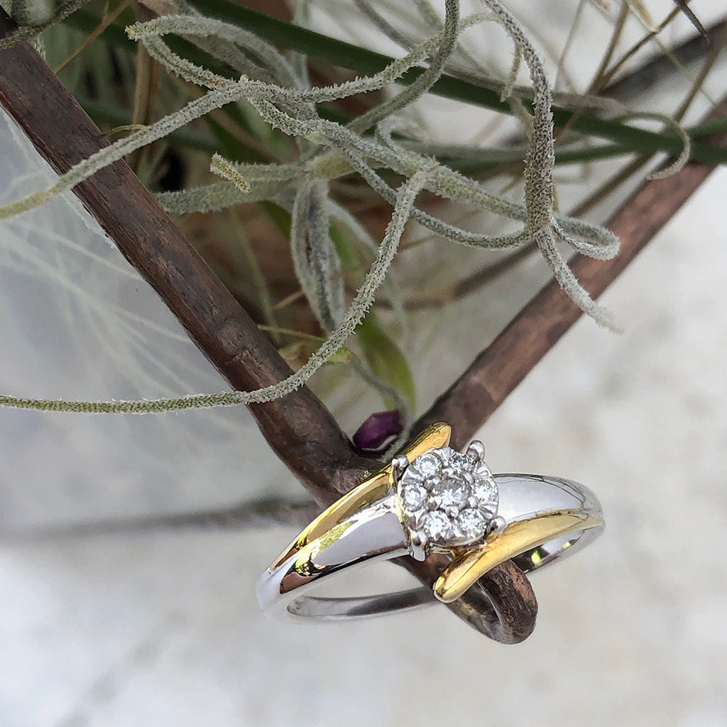 Two tone gold diamond rings hotsell