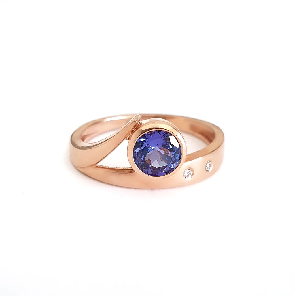 Unique Sculptural Tanzanite and Diamond Rose Gold Ring