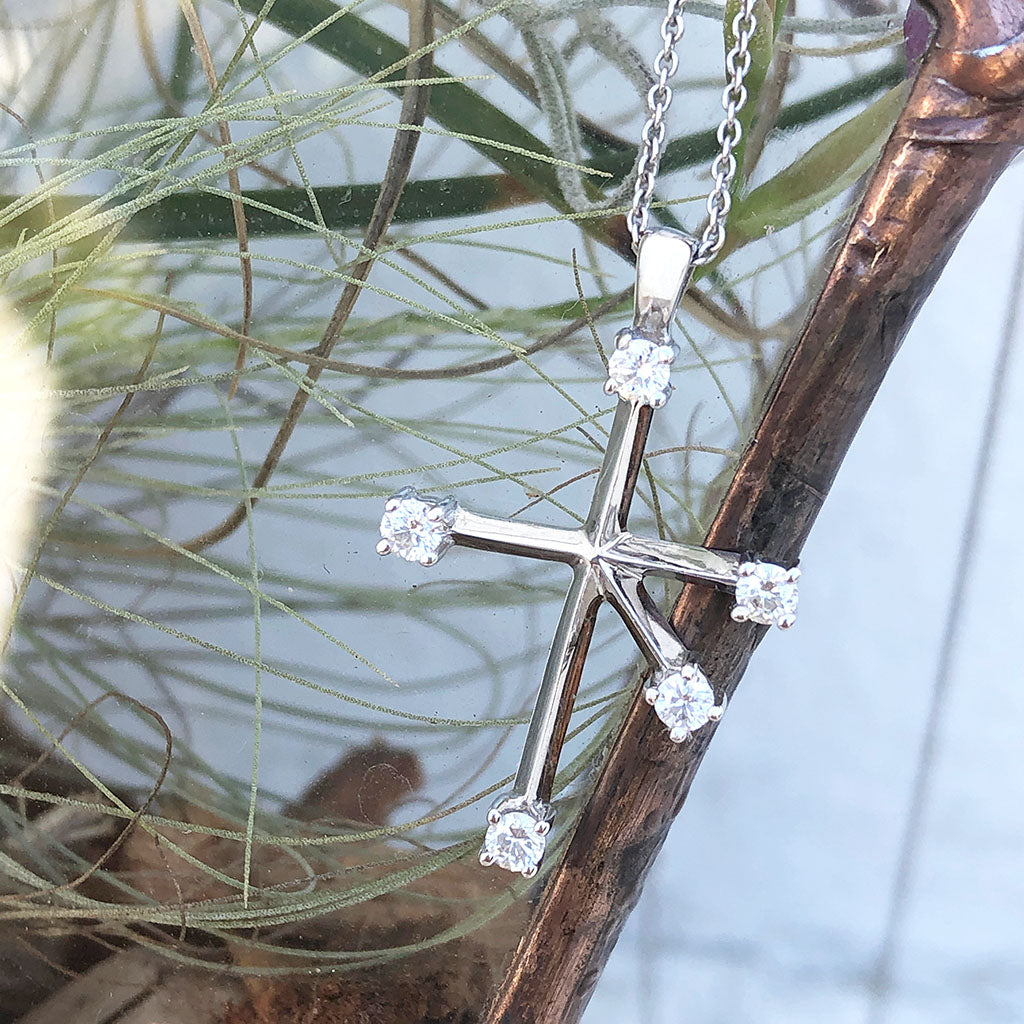 White Diamond White Gold Southern Cross