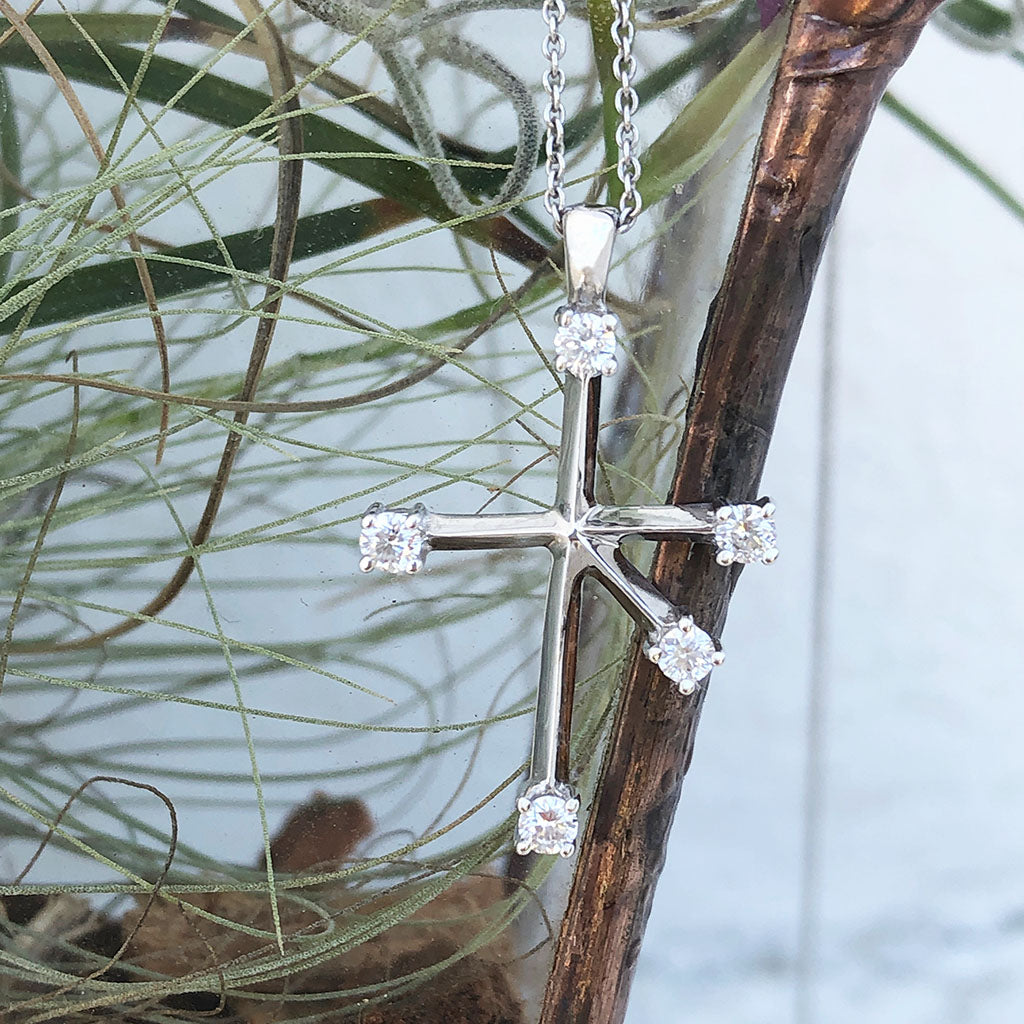 White Diamond White Gold Southern Cross