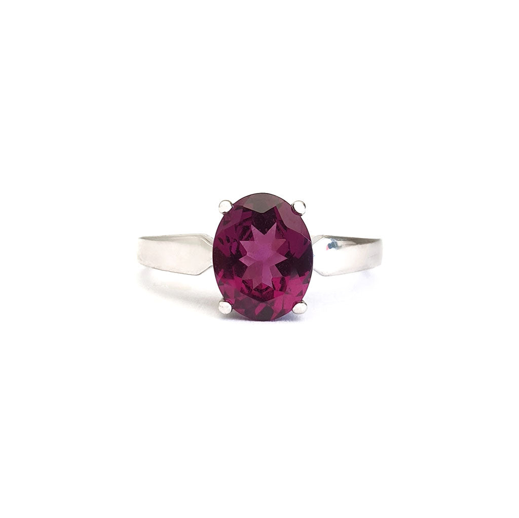  White Gold Four Claw Grape Garnet Solitaire Ring