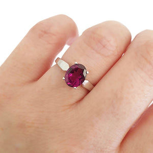  White Gold Four Claw Grape Garnet Solitaire Ring
