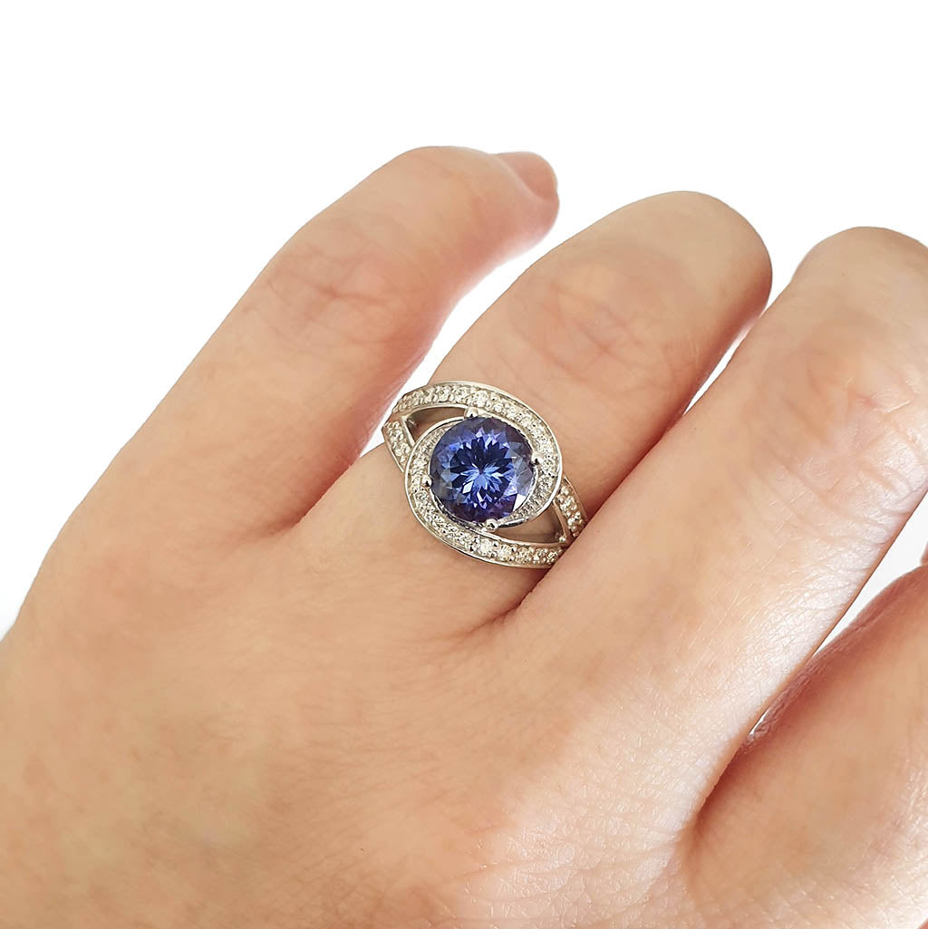 ntricate Diamond Twist and Tanzanite Ring 8